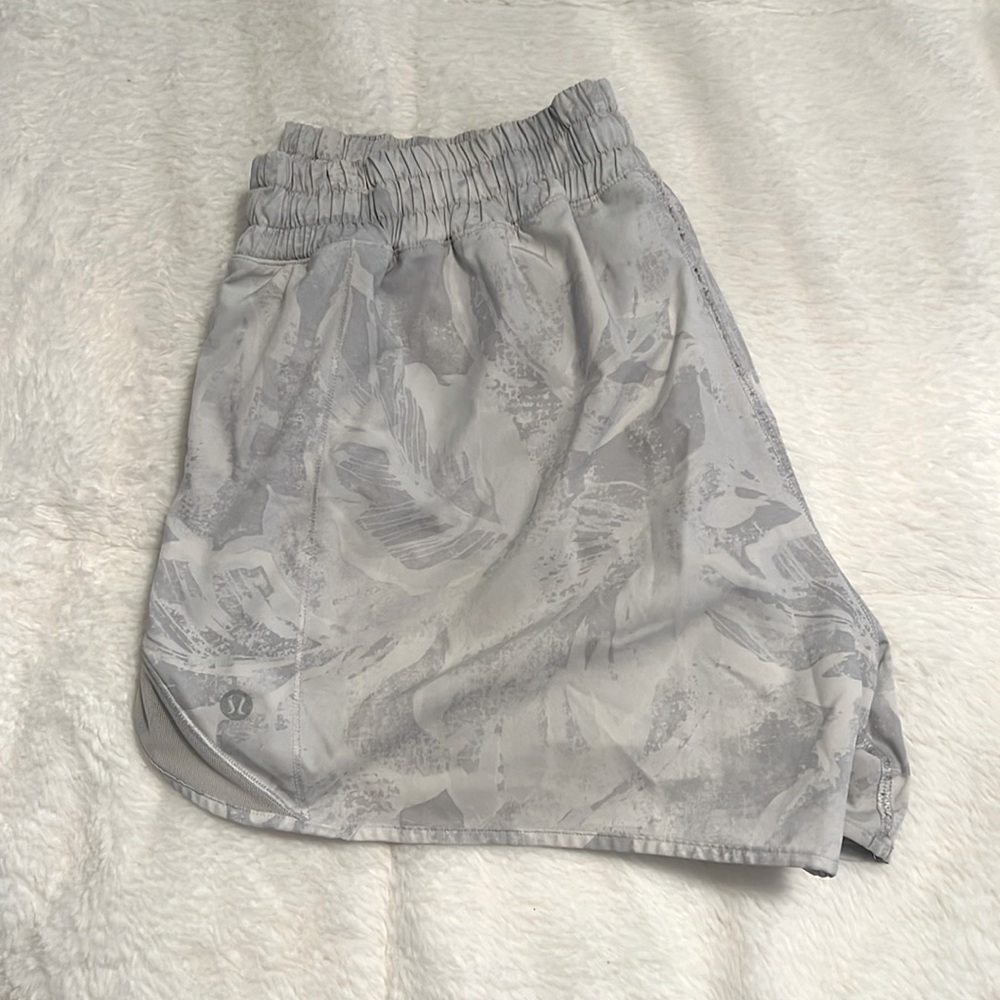 Lululemon hotty hot shorts 4”